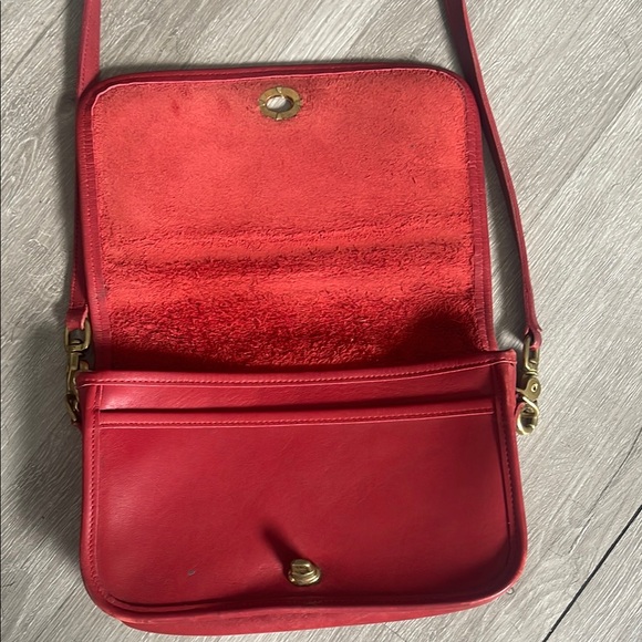 Vintage Coach Red Leather City Shoulder Bag - Picture 4 of 9